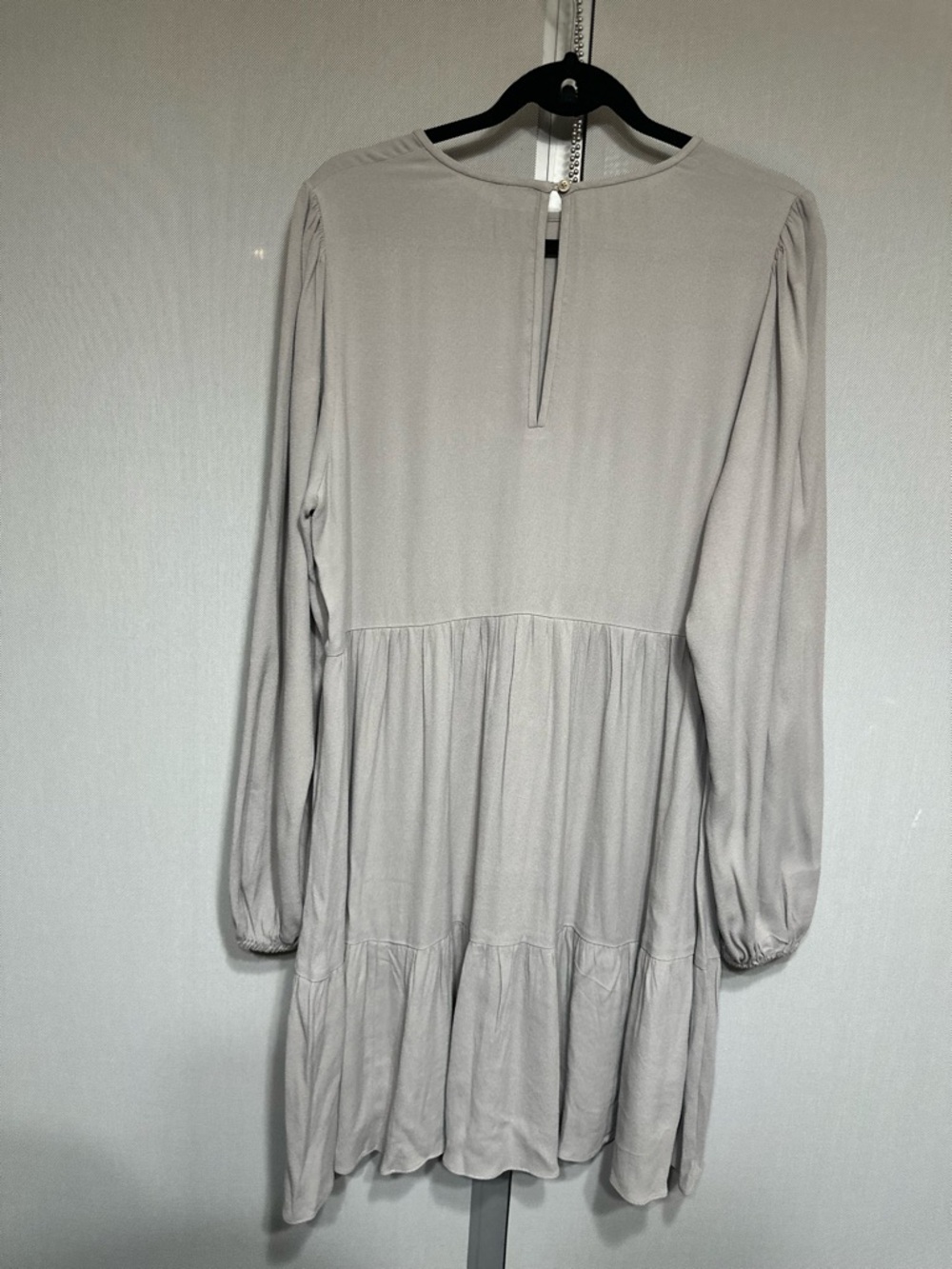 Aritzia Wilfred ($110) Lambrusco Light Grey Tiered Mini Dress PTP 23” AS IS - Picture 13 of 14
